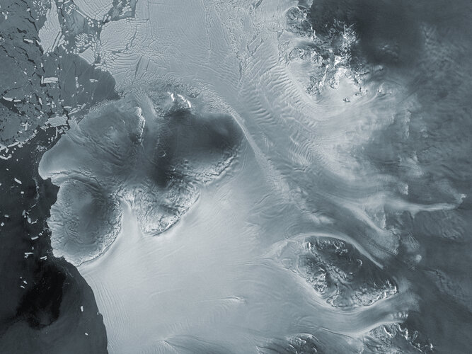Antarctic glacier caught stealing ice from neighbour