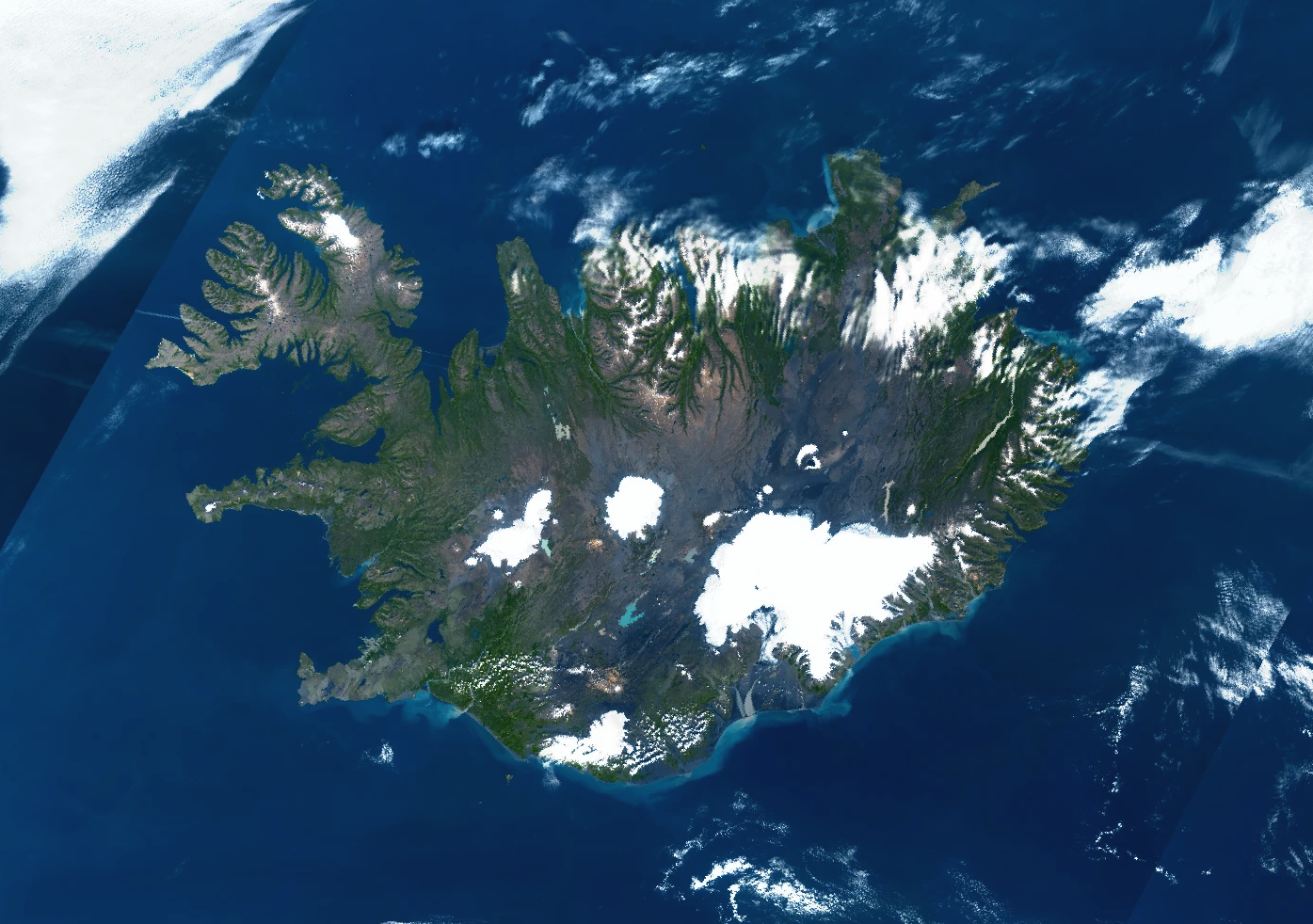 Nær skýjalaus sýn yfir Ísland frá Sentinel-3